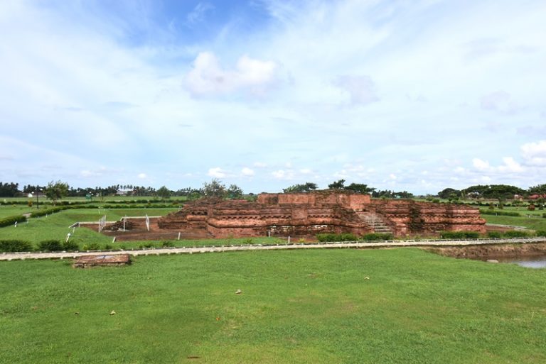 Mengunjungi Candi Jiwa Yang Eksotik Di Batujaya Nusae