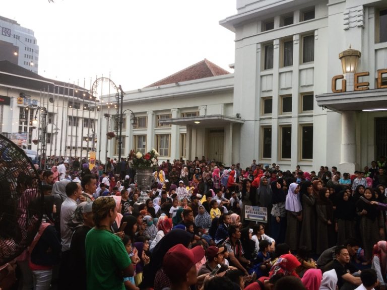 “Bukber On The Street” Dihadiri 15.000 Orang Lebih