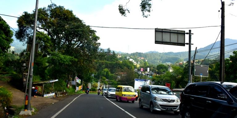 Jalur Puncak Cianjur Mulai Lenggang
