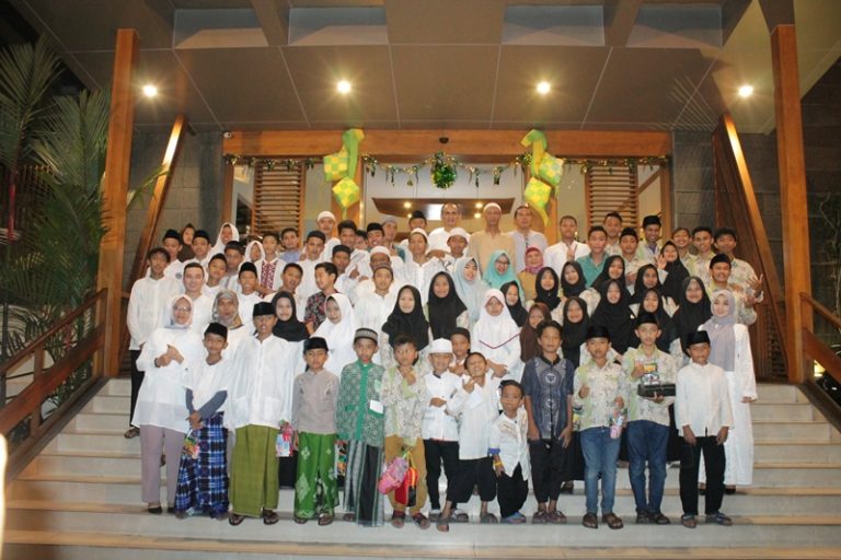 Hemangini Hotel Berbagi Kasih Kepada  60 Anak Yatim