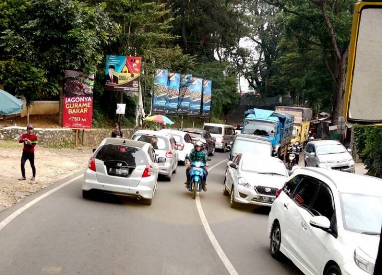 Arus Balik – Bandung Arah Lembang Macet Hingga 5 KM