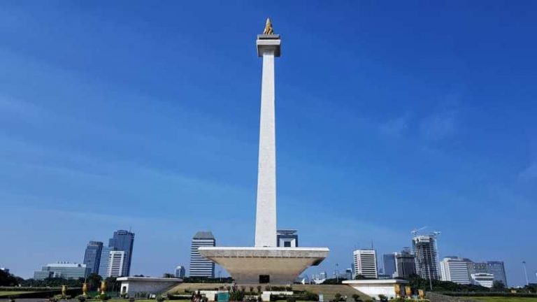 Monas Ramai Pengunjung Hari Pertama Idul Fitri