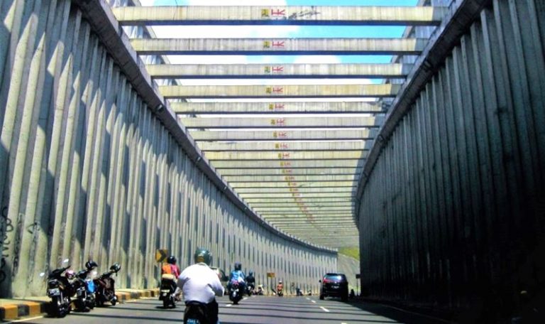 Hingga Dini Hari Jalur Selatan Lintas Nagrek Macet
