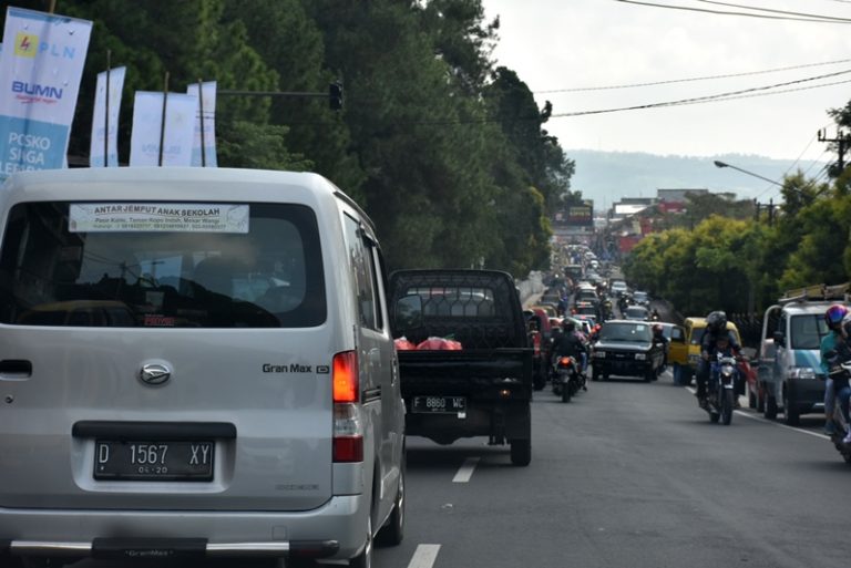 Omset Pengunjung  Wisata Puncak Menurun