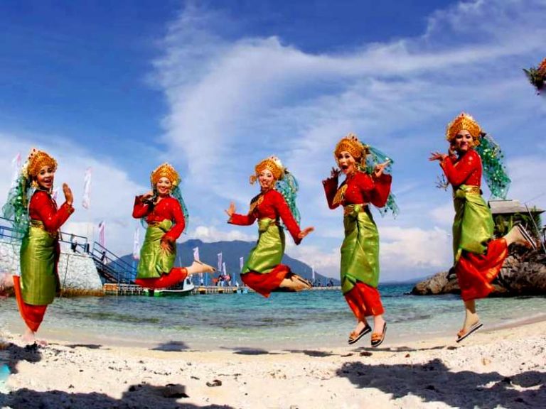 Pulau Senua Wisata Natuna Yang Menebar Pesona
