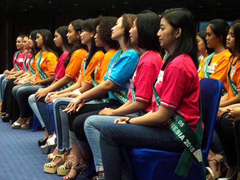 30 Wanita Cantik Ini Bikin Kagum Menpar