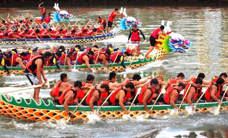 Buruan Siapkan Tiket Untuk Menyaksikan Perahu Naga