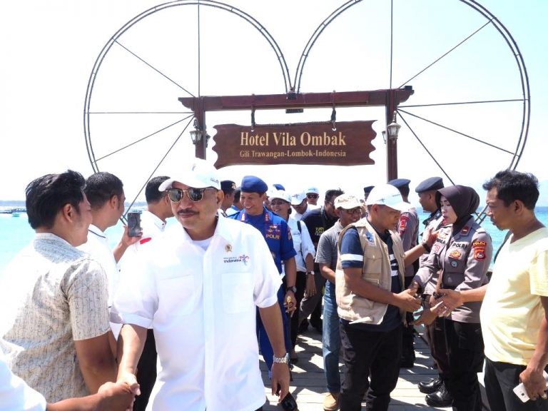 Menpar Cetuskan Lombok Bangkit