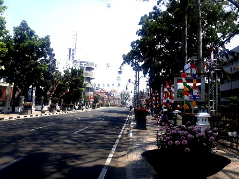 Pagi,Menjelang Detik-Detik Proklamasi Di Asia Afrika