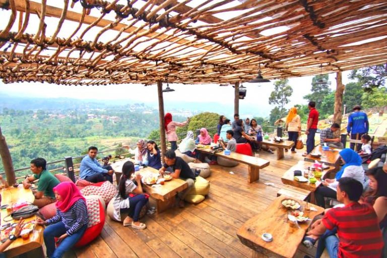 Mau Hangout Dengan Pemandangan Mempesona,Coba Tempat Ini