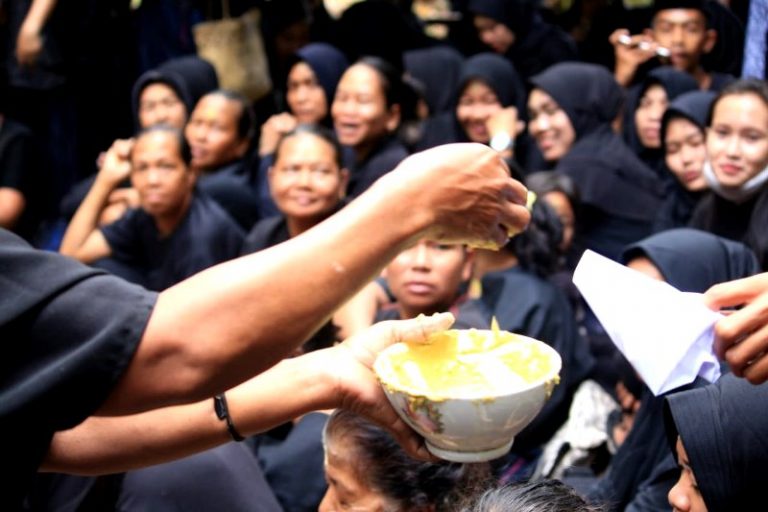 Ritual Suku Ammatoa Kajang Ramaikan Festival Pinisi 2018