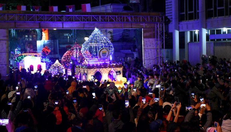 Ribuan Warga Nikmati Bandung Light Festival 2018