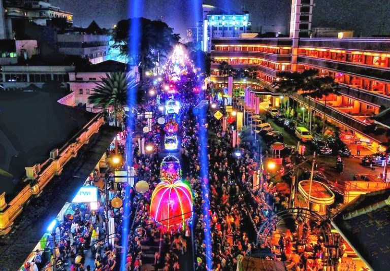 Festival Cahaya Ramaikan HUT Kota Bandung