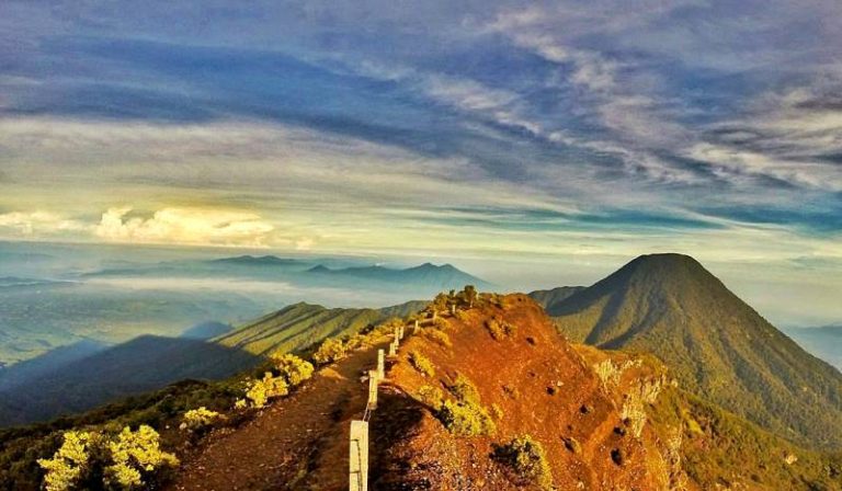 Begini Rencana Kemenpar Kembangkan Gede Pangrango