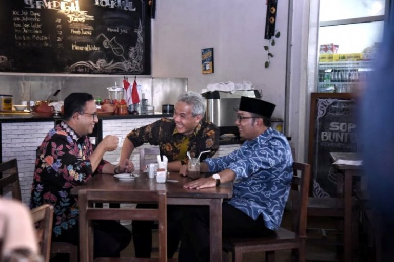 Emil,Anis dan Ganjar Ngopi Bareng Medsos Pun Ramai