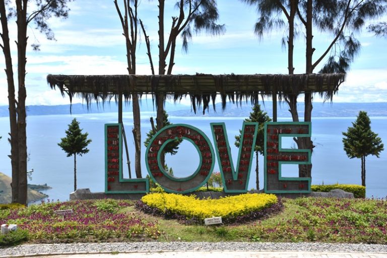 Program The Experience,Cara Milenial Mengenal Sisi Toba Samosir