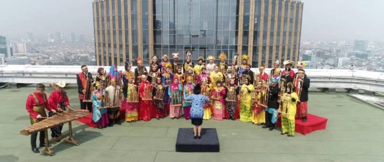 Kemenpar Abadikan HUT KORPRI Melalui Video Angklung