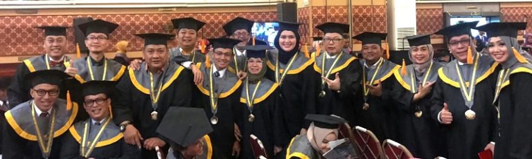 Sukses,Ditengah Kesibukan Para GM Berhasil Diwisuda