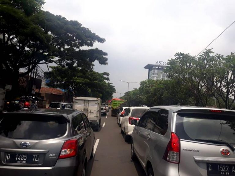 Puluhan Ribu Kendaraan Mulai Masuk Kota Bandung