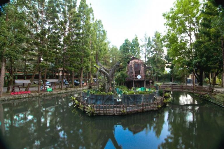 Mancing Di Pulau Reptil Royal Safari Garden