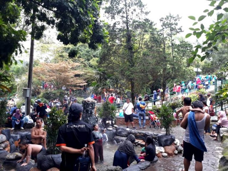 Sari Ater Mulai Dipadati Pengunjung