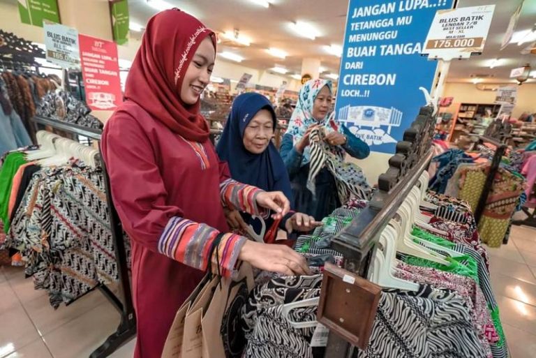 Kini, Ada Trusmi Park Museum Di Cirebon
