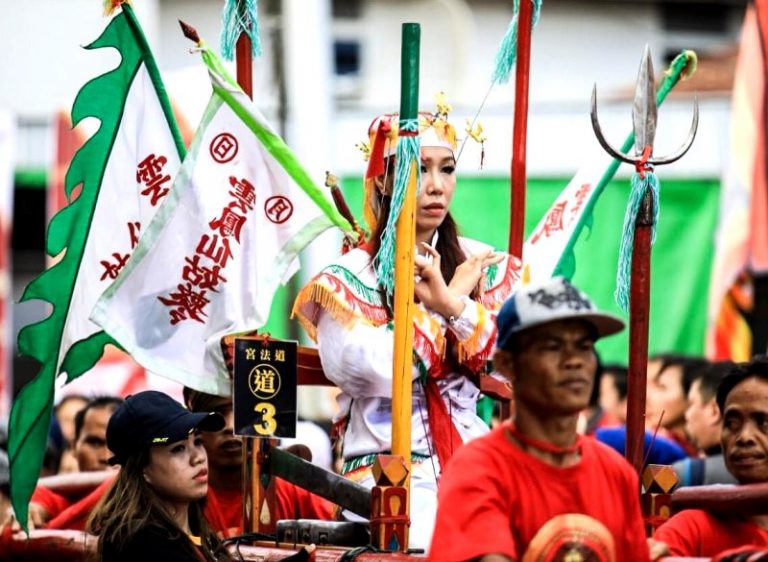 Ingin Menyaksikan Replika Singa Raksasa,Datang Ke Singkawang