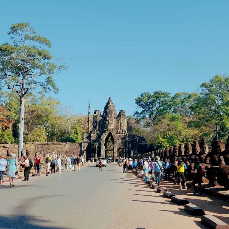Borobudur Makin Ketinggalan Dari Â Angkor Wat