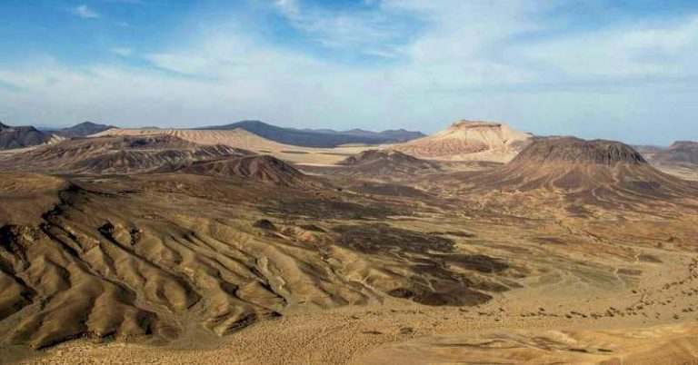 Arab Saudi Mulai Membuka Wisata Gua Untuk Turis