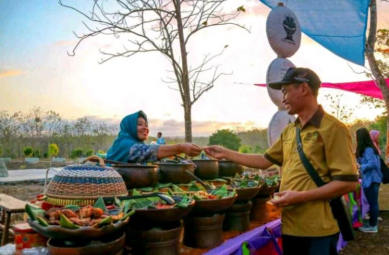Jajan Kuliner Dengan Koin Kayu Di Gunung Kidul