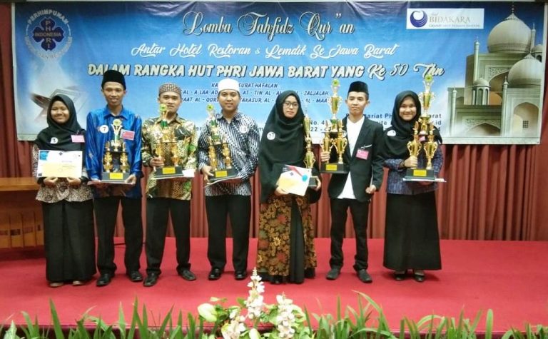STP Bandung Juarai Lomba Tahfidz Quran PHRI Jabar