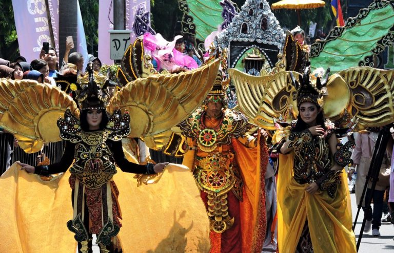 Kirab Budaya Perayaan HUT ke-537 Kabupaten Cirebon Fantastis