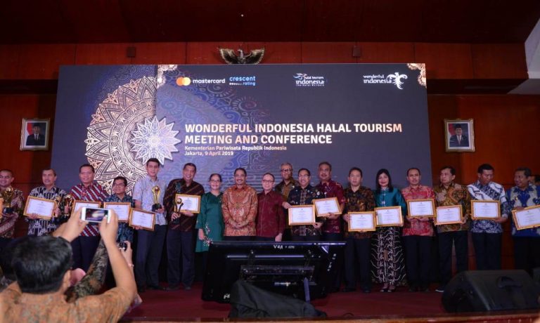 16 Pemimpin Daerah Berkomitmen Kembangkan Wisata Halal