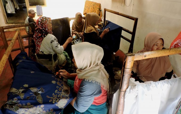Motif Batik Paoman Indramayu Identik dengan Unsur Laut