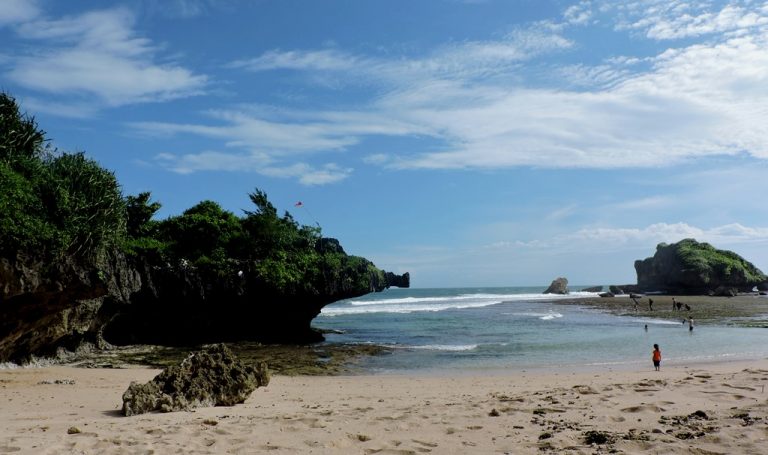 Ini Dia Tiga Pantai Unggulan Gunungkidul