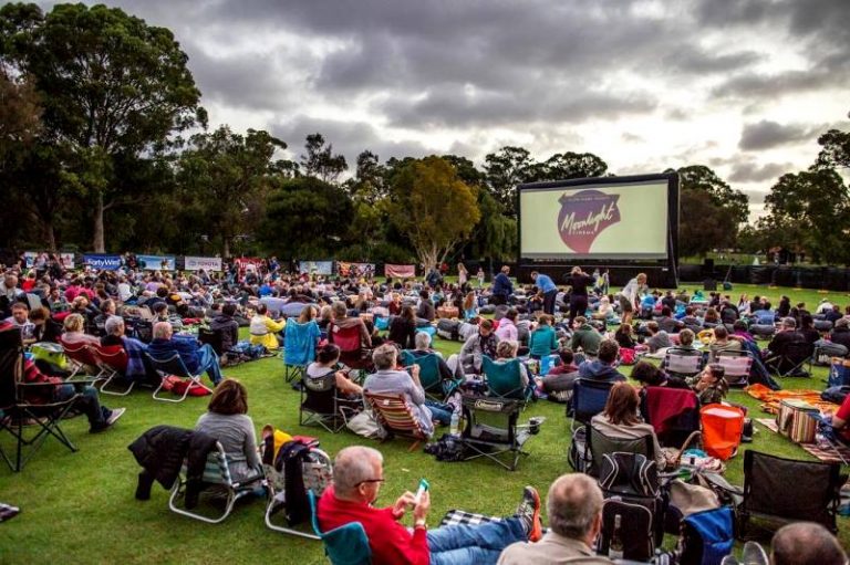Asyiknya Nonton Film Di “Kebun Raya” Perth