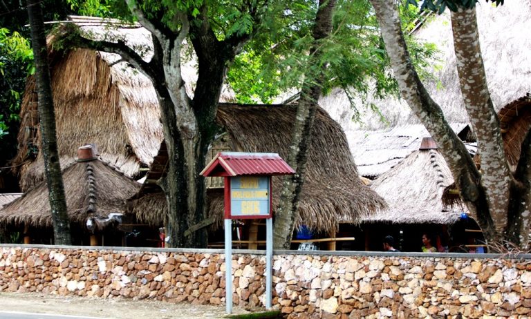 Berkunjung ke Desa Sade, Desa Tradisional Suku Asli Lombok