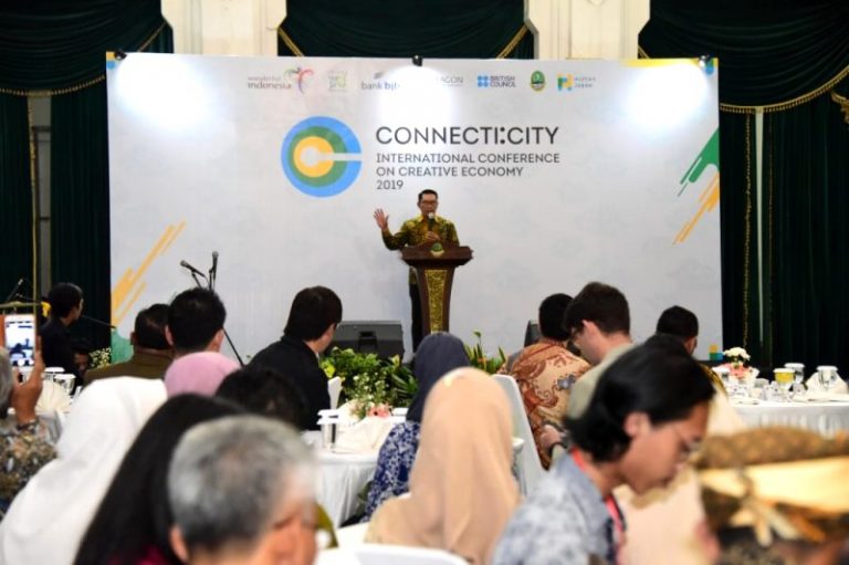 Gubernur Prioritaskan Bantuan Kepada 13 Kepala Daerah Penerima Anugerahi Kreatif