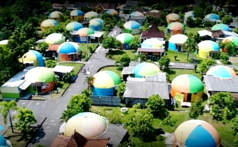 Desa Wisata Domes Sleman, Serasa di Dunia Teletubbies
