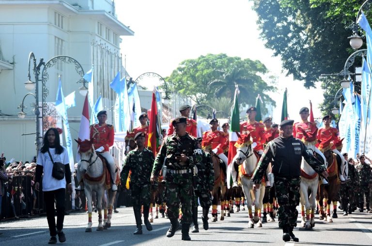 75 Grup Tampil Unik dalam Parade Budaya Asia Africa Carnival 2019