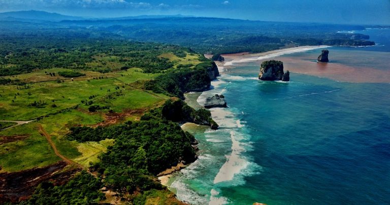 Tanjung Mareha, Lukisan Alam nan Indah di Pulau Sumba