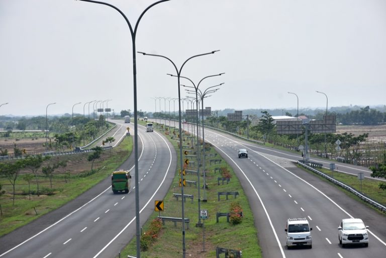 150 Juta Menanti Untuk Foto Wisata Jalan Tol
