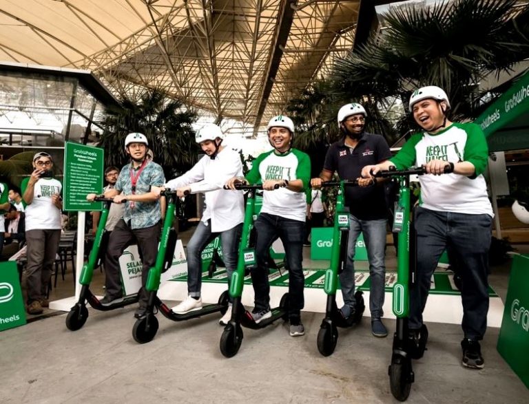 Skuter Listrik GrabWheels Hadir Di Terminal 3 Bandara Soetta