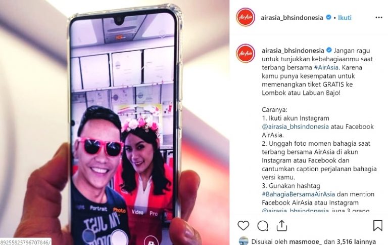 Ingin Dapat Tiket Gratis,Hayu Foto Ramai-ramai Di Kabin AirAsia