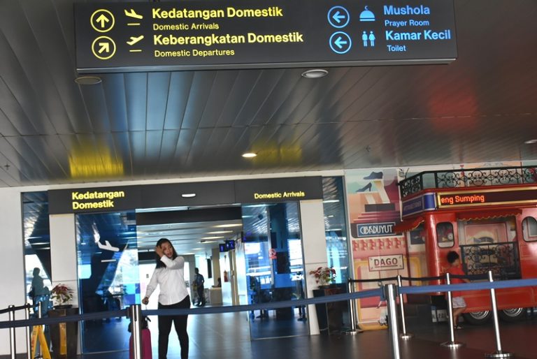 Bandara Husein Sastranegara Bandung Masih Ramai