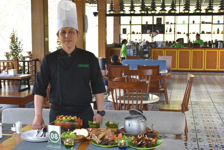 Bebek Tepi Sawah Ciloto Punya Menu Baru Paket Liwetan