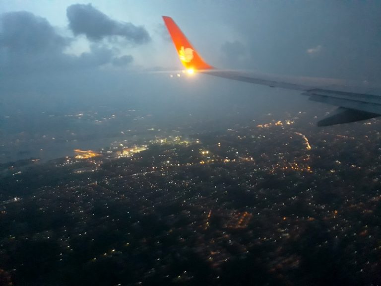 Ingin Foto Di Kabin Pesawat,Begini Caranya