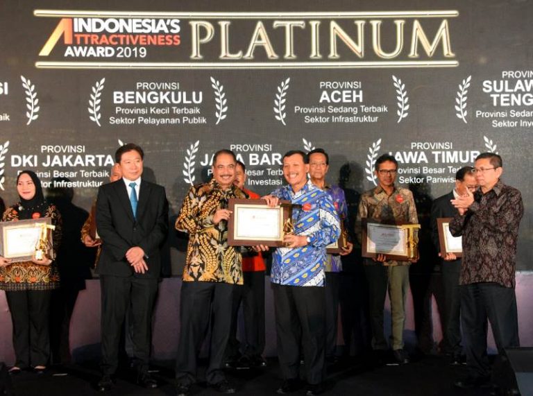 Jawa Barat Raih Platinum Provinsi Besar Terbaik Sektor Investasi IAI 2019