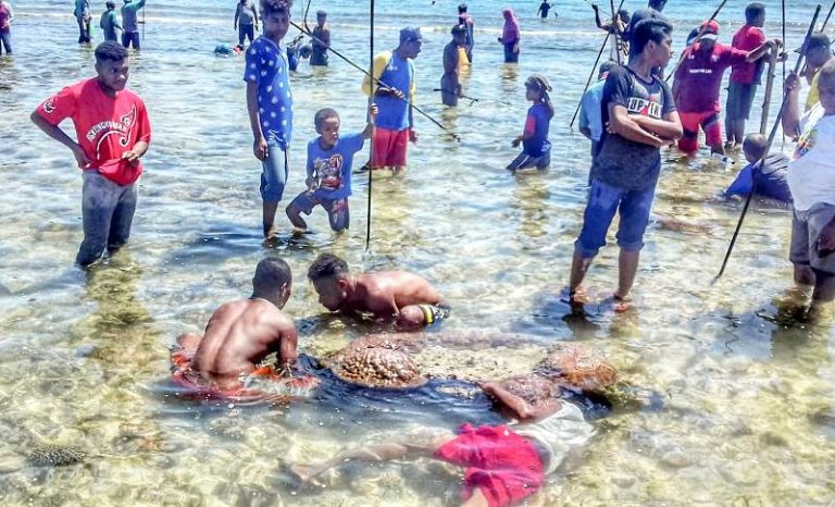 Mancing Snap Mor Ramaikan Festival Biak Munara Wampasi 2019