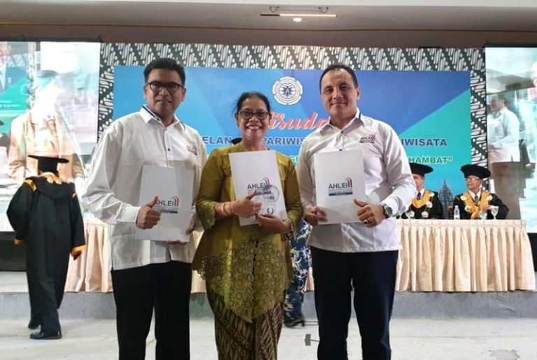 Keren,Tiga Dosen Poltekpar Palembang Raih Sertikat AHLEI Dari Amerika